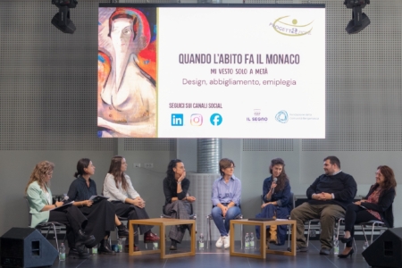 Quando l’abito fa il monaco: la moda adattiva diventa autonomia